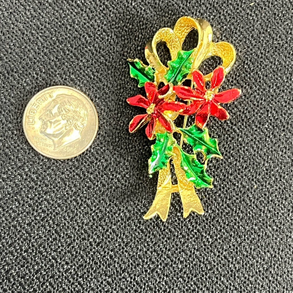 Vintage Gerry’s Gold Tone Christmas Poinsettia Brooch